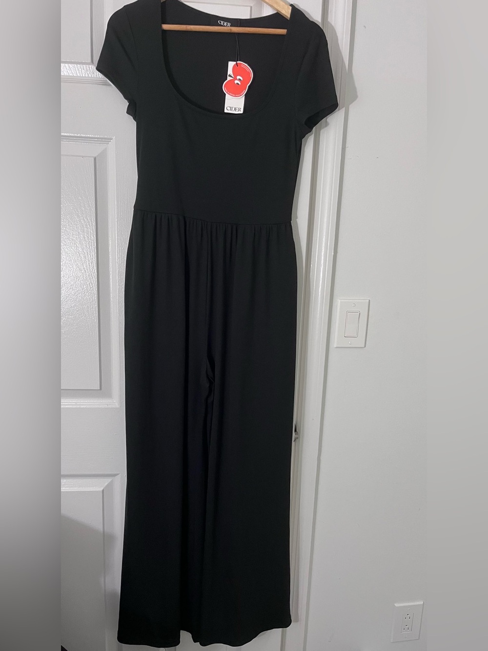Cider Black Scoop Neck Wide Leg Jumpsuit Women’s Size M